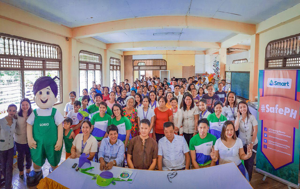 Senior citizens from Colawin trooped to the Colawin National High School in Argao, Cebu to attend the Safe PH for Smart Millenniors session.