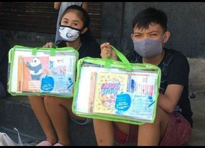 SM Stationery donates school supplies to children